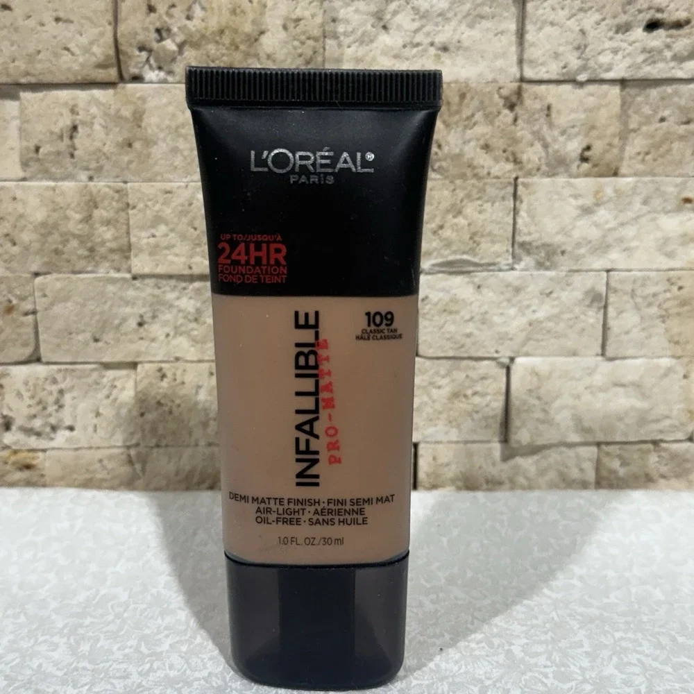 L'Oréal Paris‎ Infallible Pro-Matte Foundation, #109 Classic Tan 1 Fl Oz Sealed